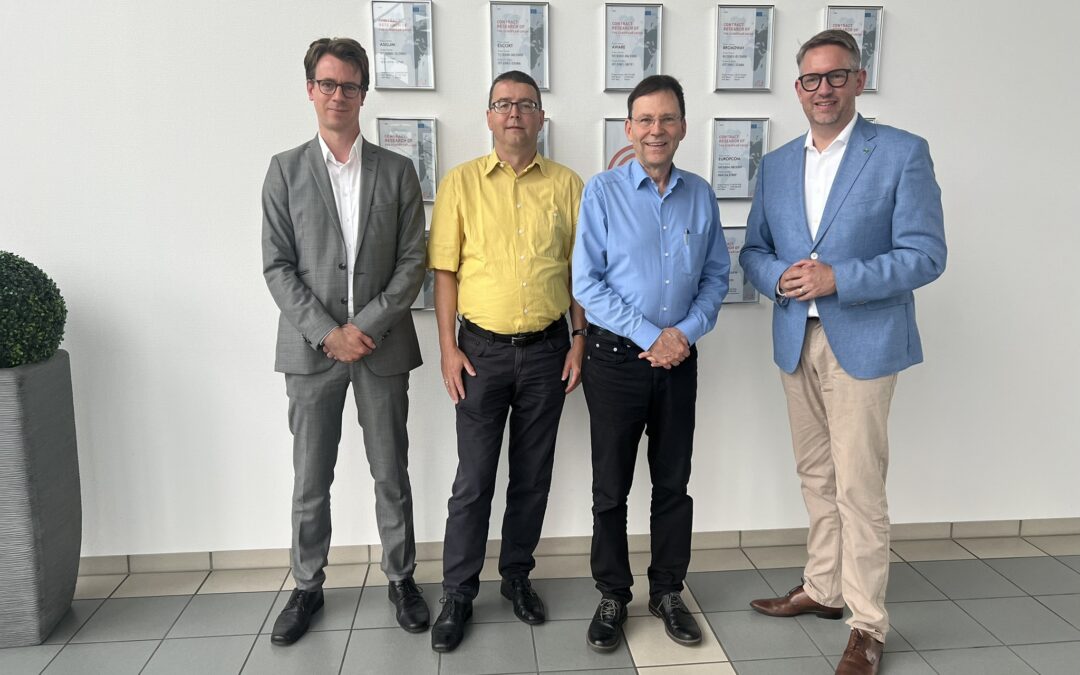Landrat Ingo Brohl besuchte Firma IMST in Kamp-Lintfort