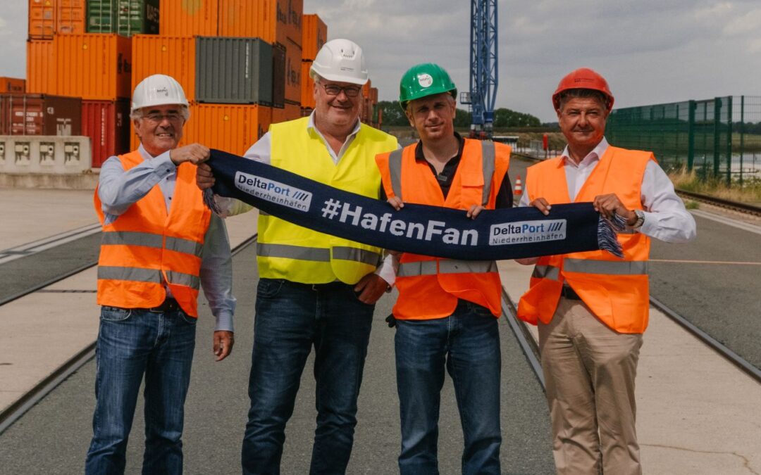 MdB Sascha van Beek absolviert Praktikum bei den DeltaPort Häfen