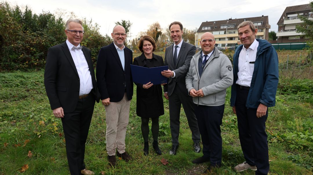 Rhein-Kreis Neuss übergibt Förderbescheid für den sozialen Wohnungsbau in Kaarst