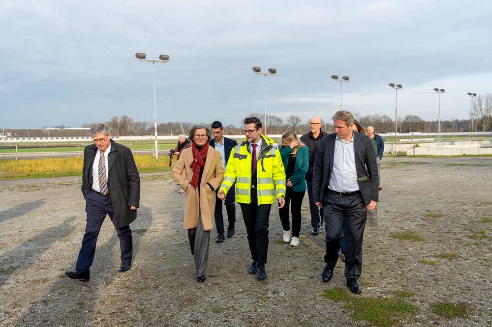 Gewerbegebiet am Flughafen: Trabrennbahn wird mit Hilfe des Landes entwickelt