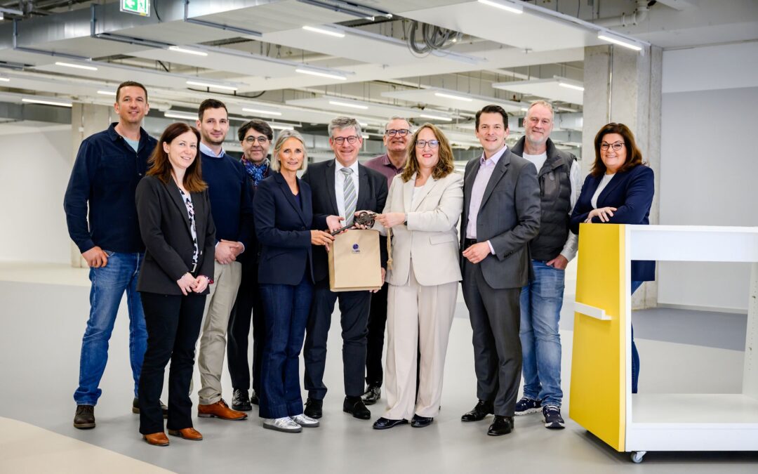 EWMG übergibt Stadtteilbibliothek Rheydt an die Stadt