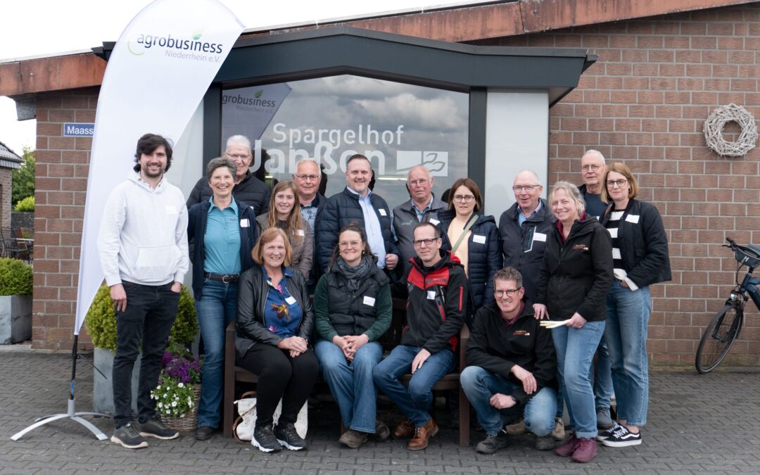 Agrobusiness Niederrhein besucht den Walbecker „Spargelhof Janßen“