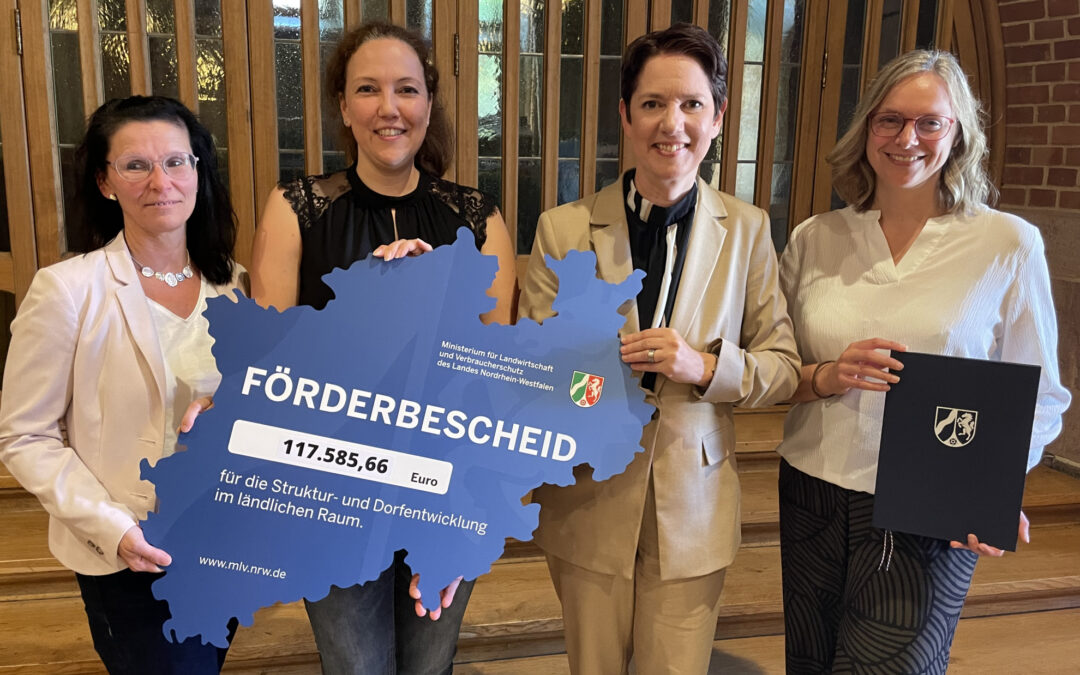Ministerin Silke Gorißen überreicht Förderbescheide für Projekte am Niederrhein