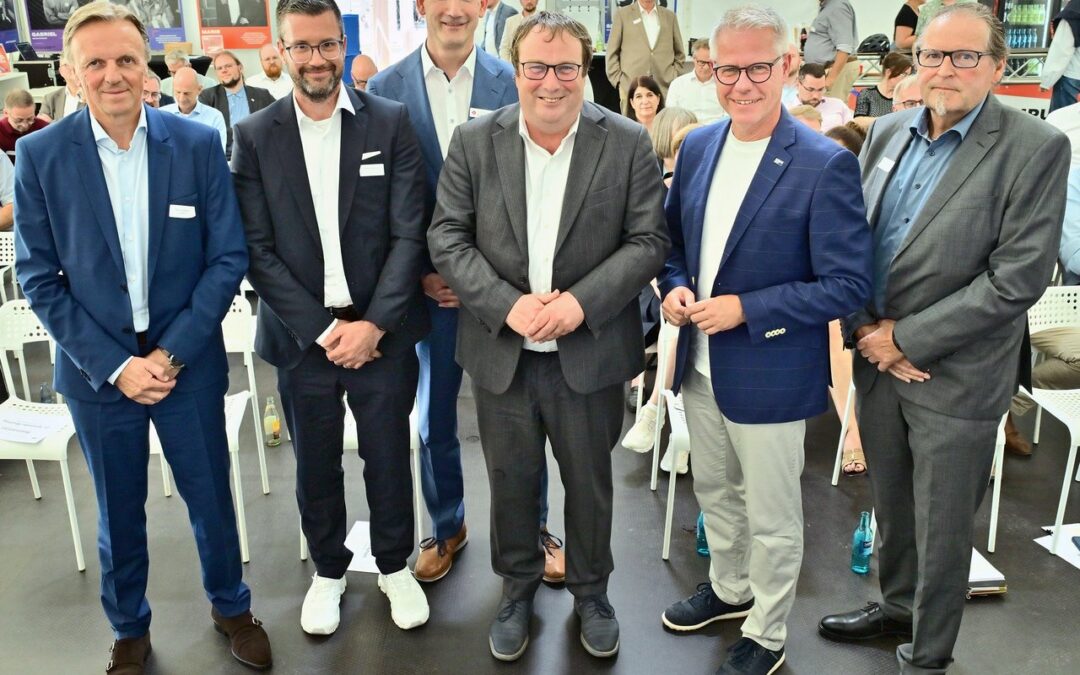 NRW-Verkehrsminister Krischer zu Gast beim IHK-Brücken-Talk