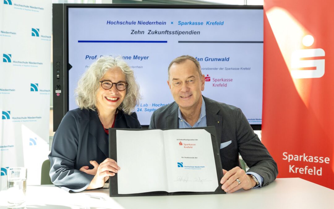 Zehn Zukunftstipendien der Sparkasse Krefeld für HSNR-Studierende